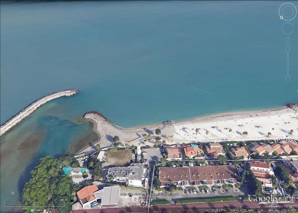 Appart Dans Maison 2 Km De La Plage Villeneuve-Loubet Extérieur photo