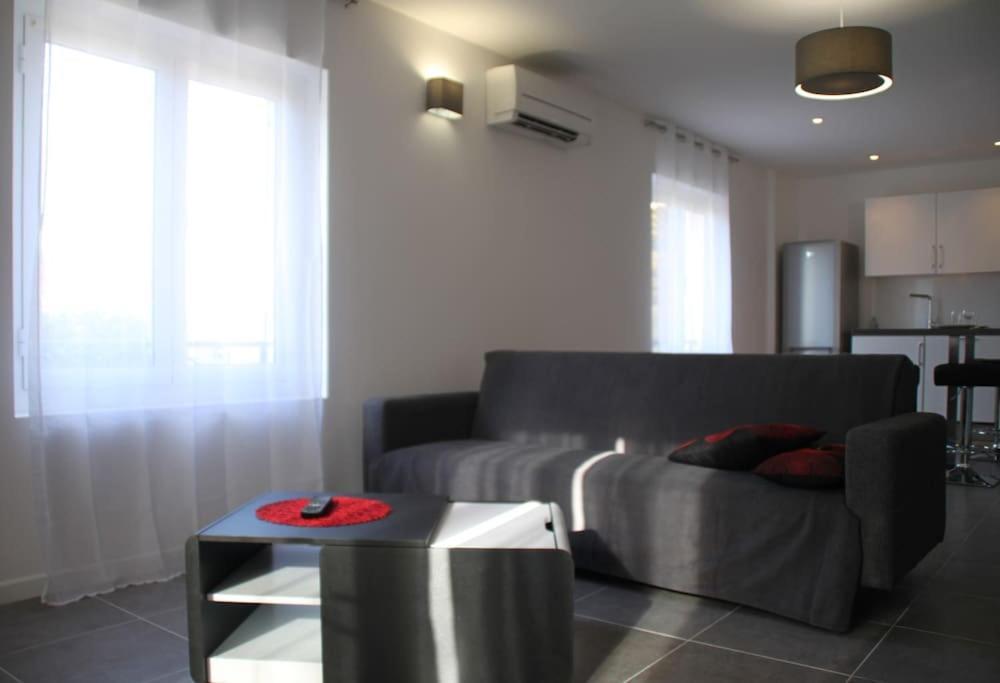 Appart Dans Maison 2 Km De La Plage Villeneuve-Loubet Extérieur photo